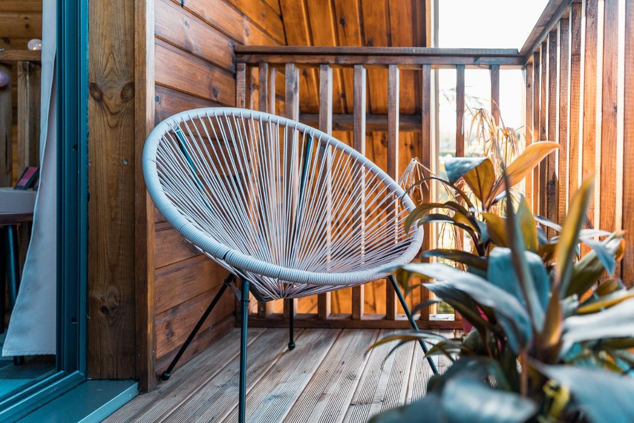 Charmant Chalet Avec Jacuzzi, L'Ile O Vert Saint-Philippe Exterior foto